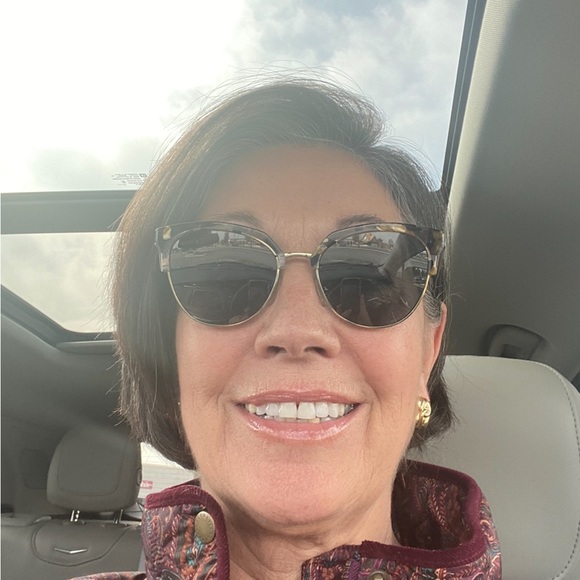 Meet your Posher, Gail - Picture 2 of 2